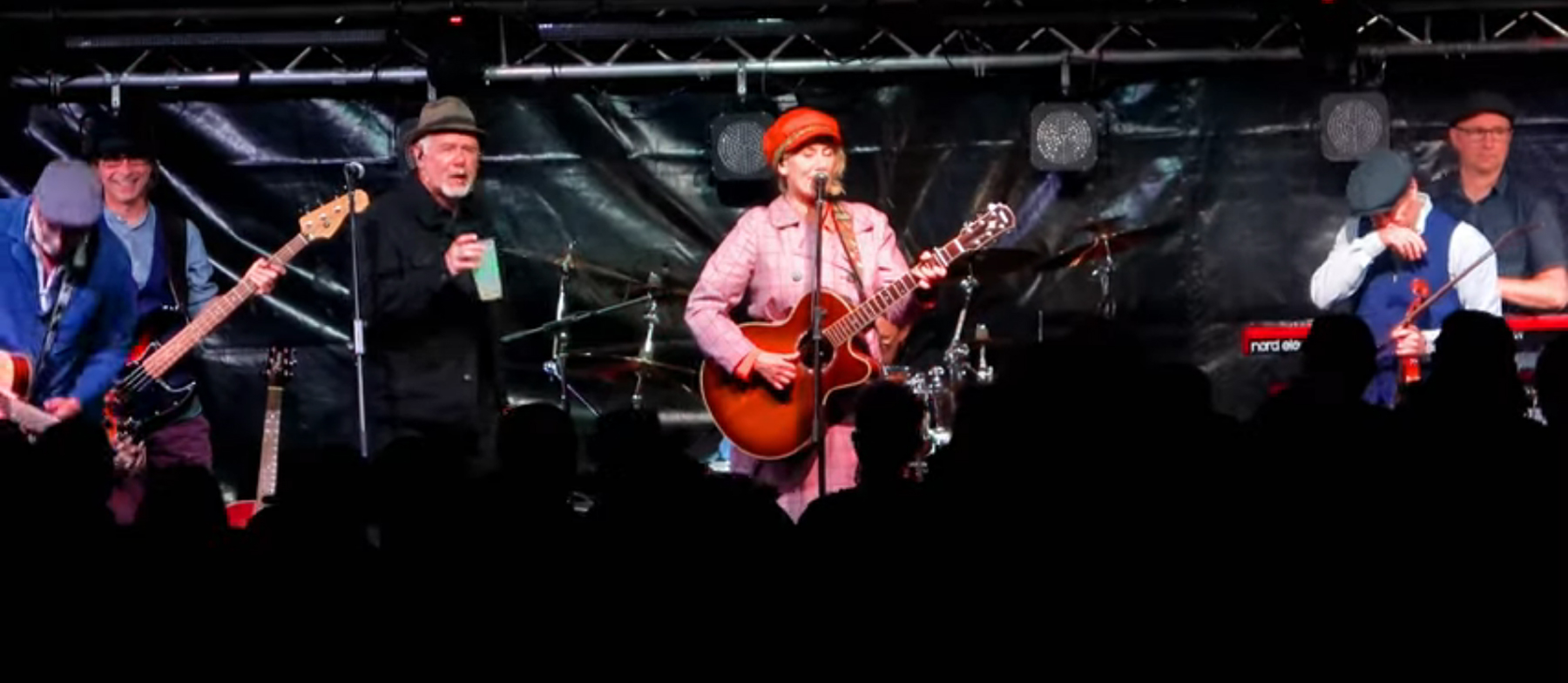Folk on the Farm - Merry Hell